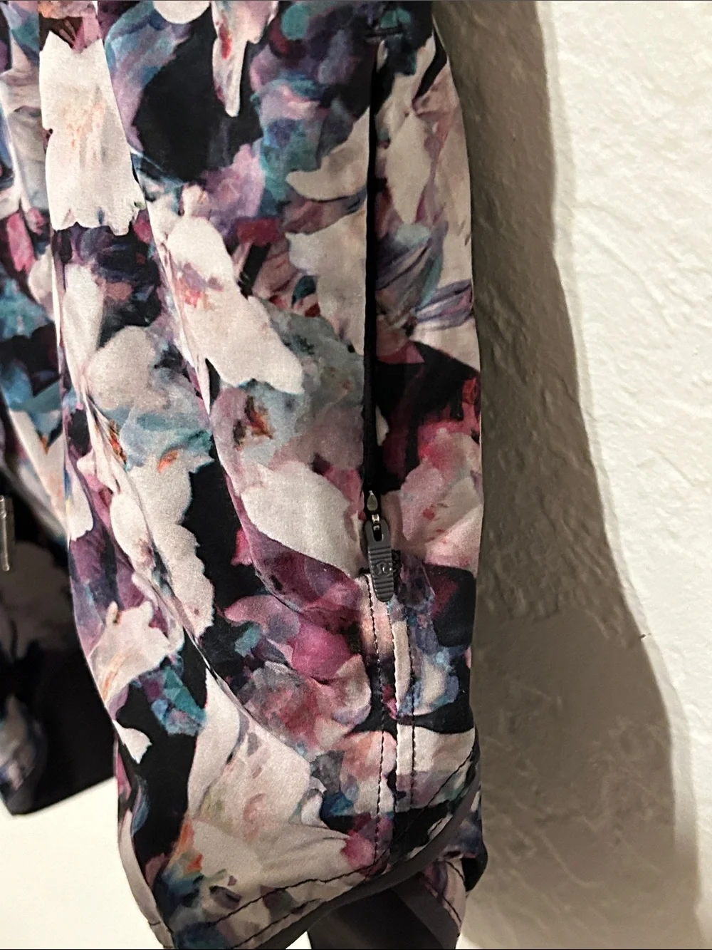 ⚓️Lululemon athletica Purple Floral Athletic Shorts size 10 GUC